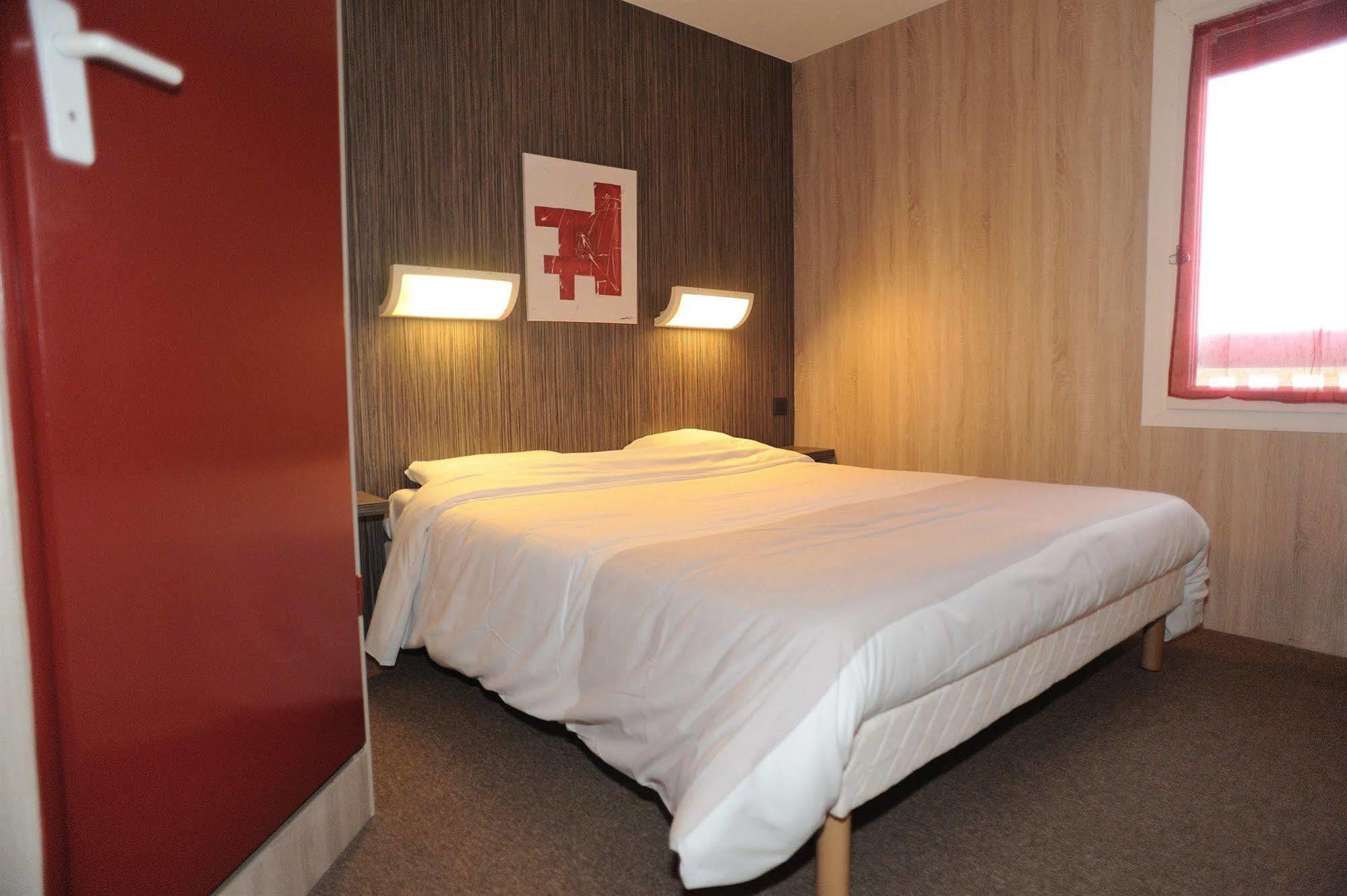 Hotel 4 Saisons Onet-le-Chateau Bagian luar foto