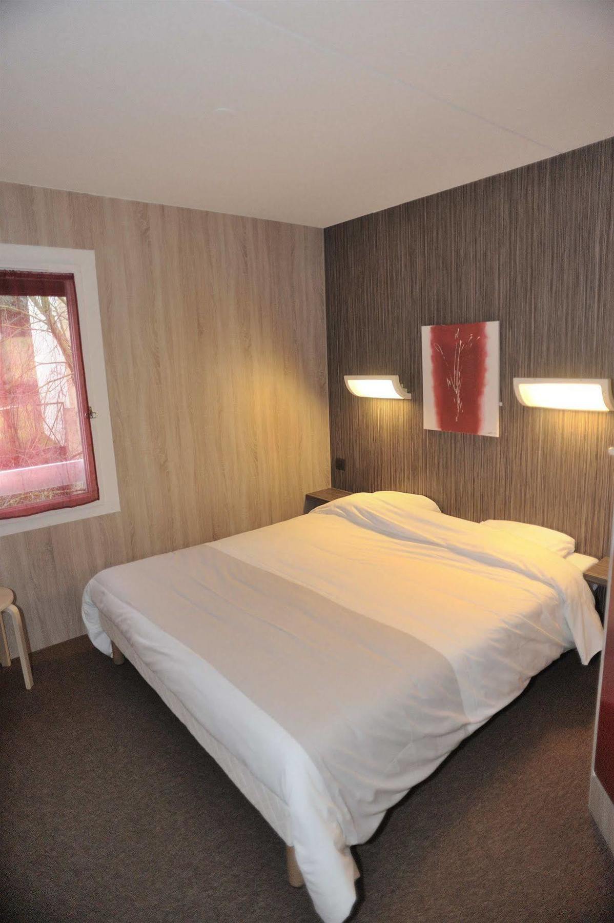 Hotel 4 Saisons Onet-le-Chateau Bagian luar foto