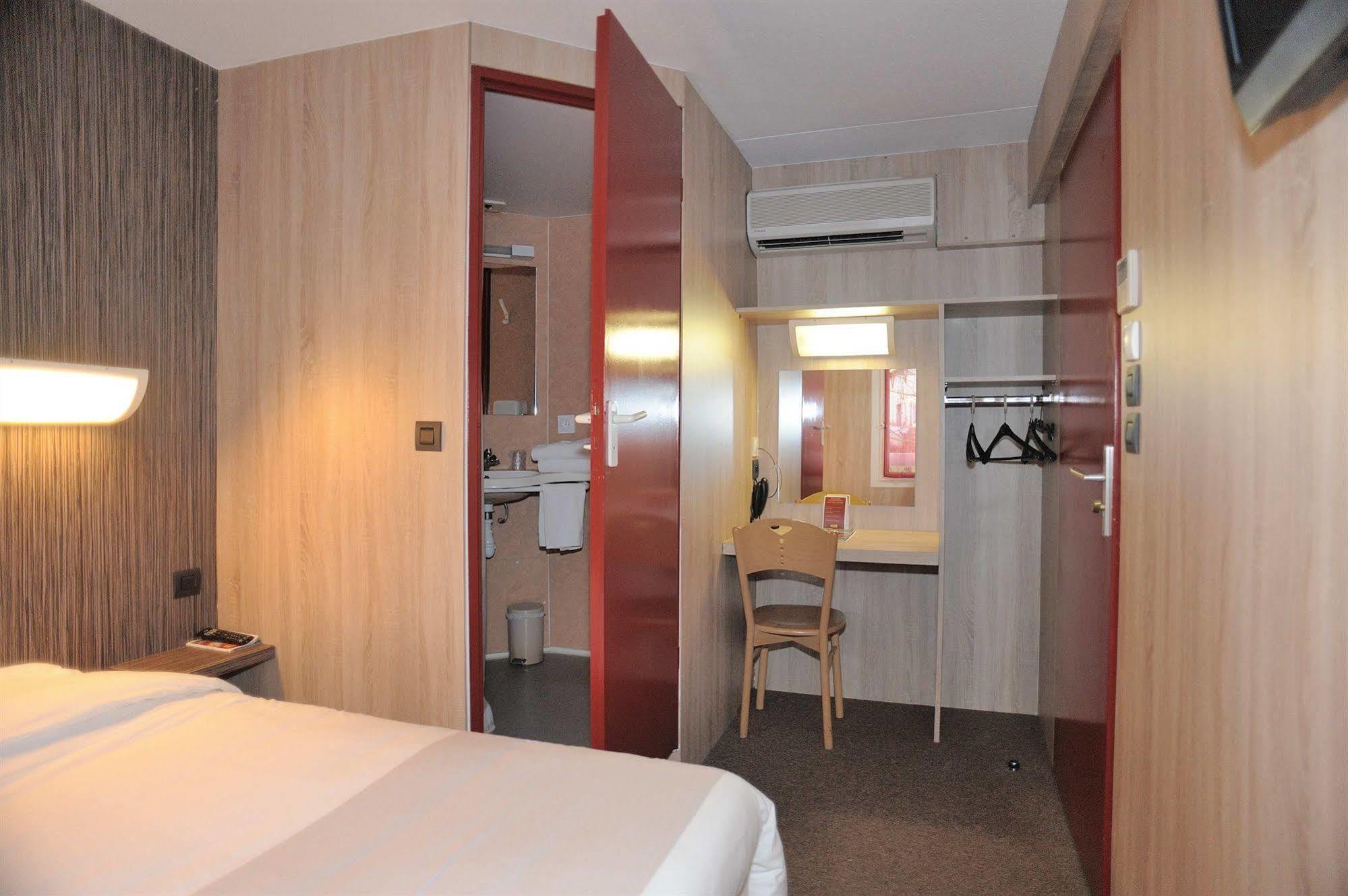 Hotel 4 Saisons Onet-le-Chateau Bagian luar foto